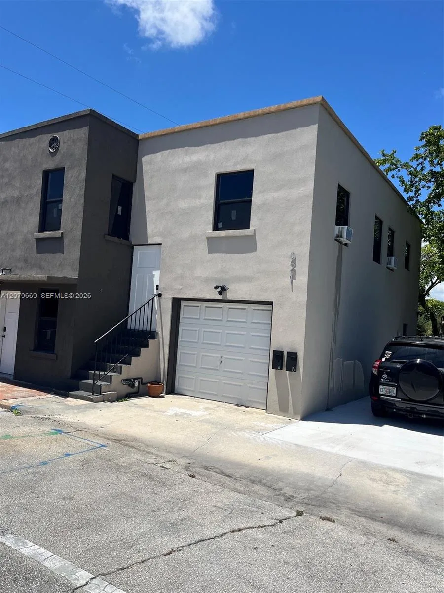 821 N Tamarind Ave # B, West Palm Beach, FL 33401