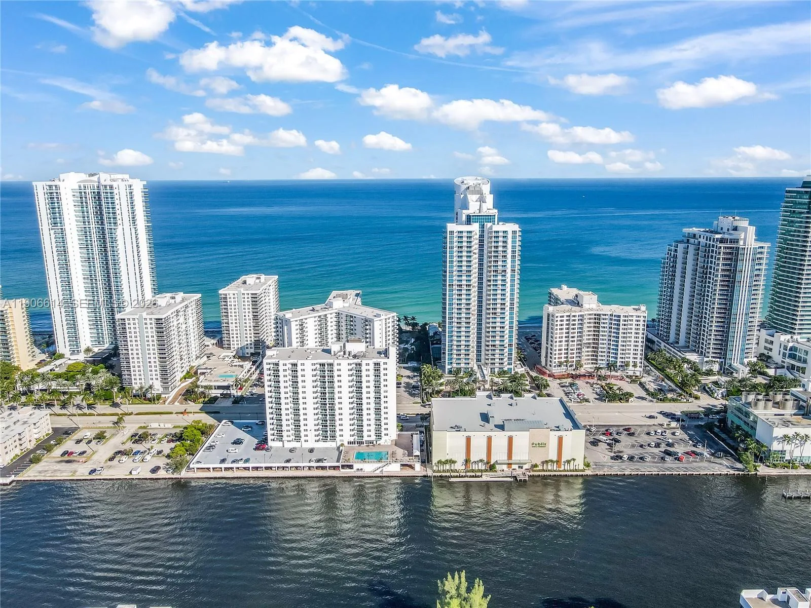 3000 S Ocean Dr # 420, Hollywood, FL 33019