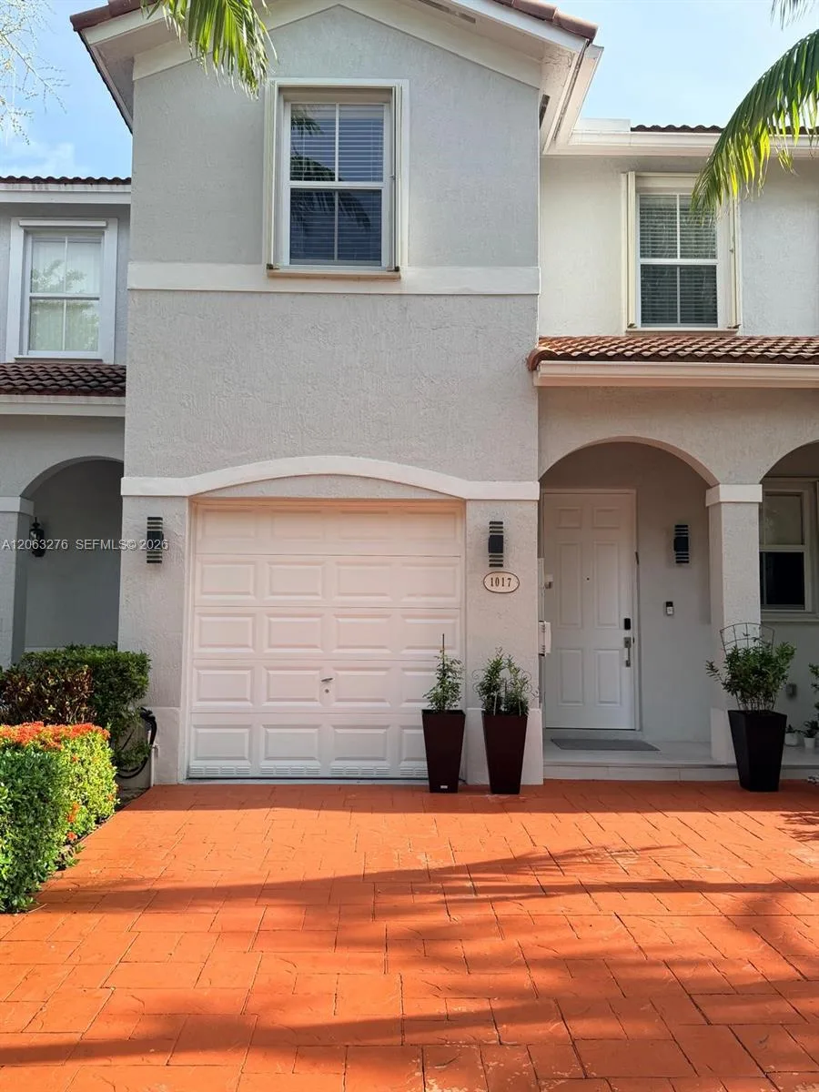 1017 NE 208th St, Miami, FL 33179 photo 4