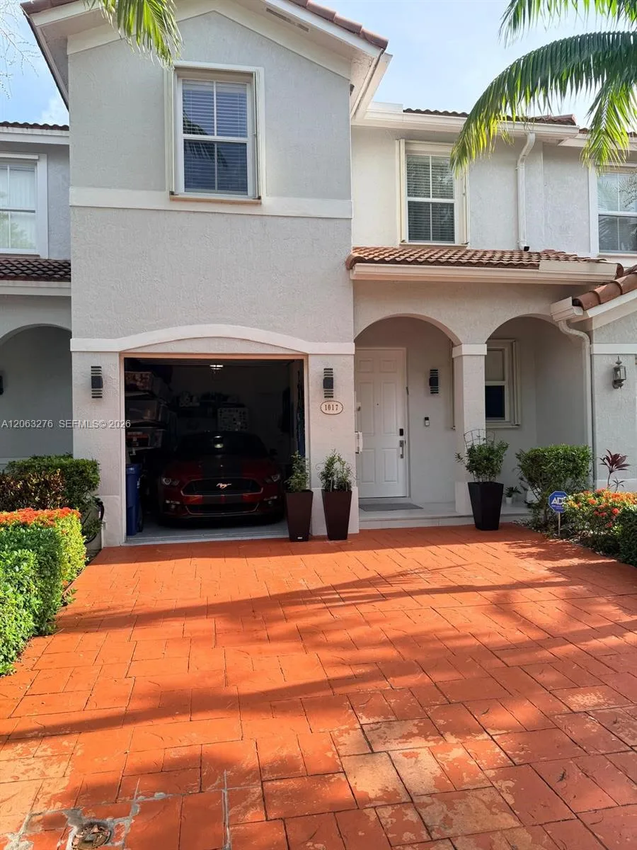 1017 NE 208th St, Miami, FL 33179 photo 5