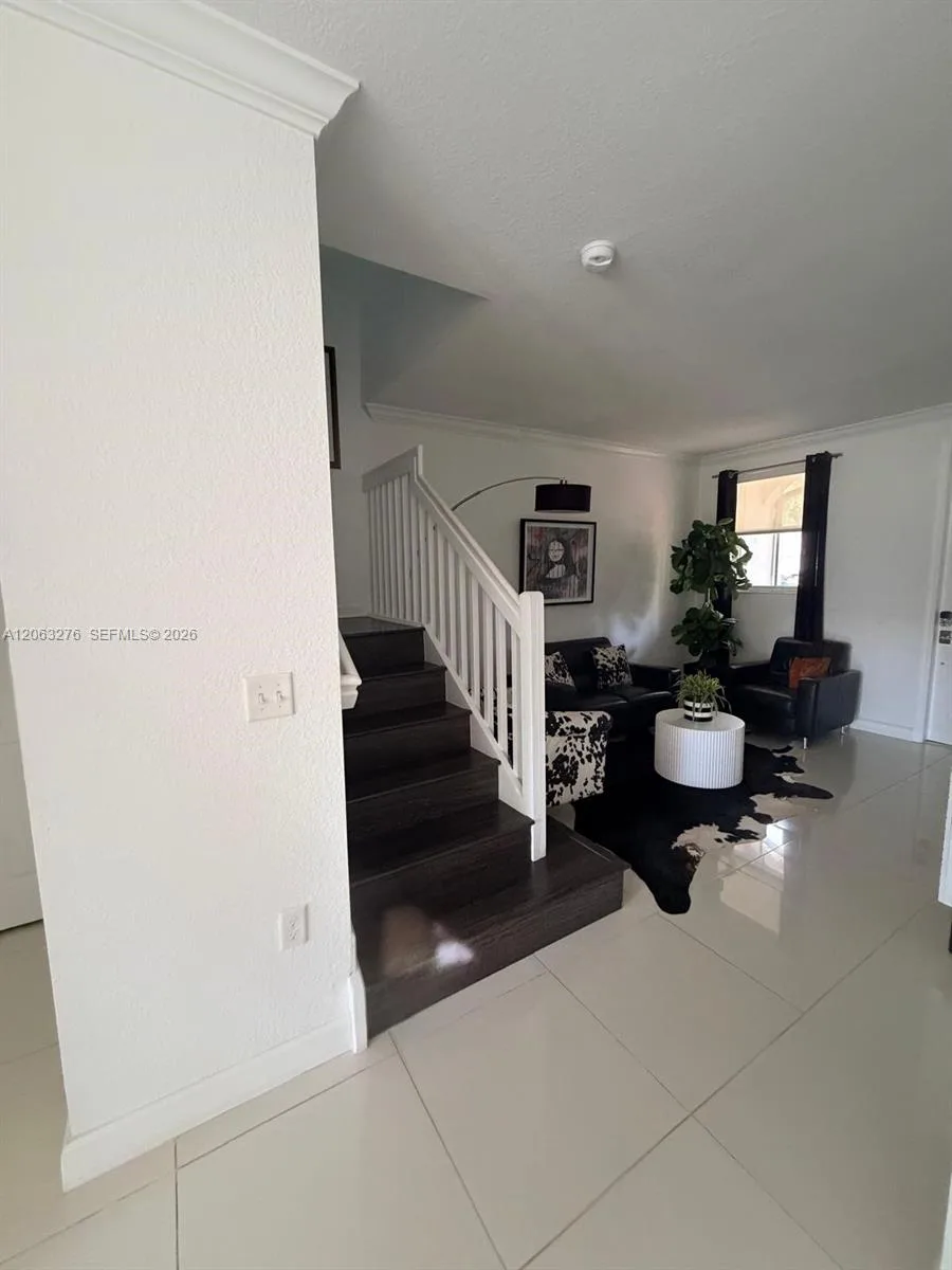 1017 NE 208th St, Miami, FL 33179 photo 9