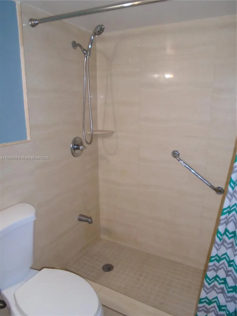 1450 NE 170th St # 102, North Miami Beach, FL 33162 photo 10