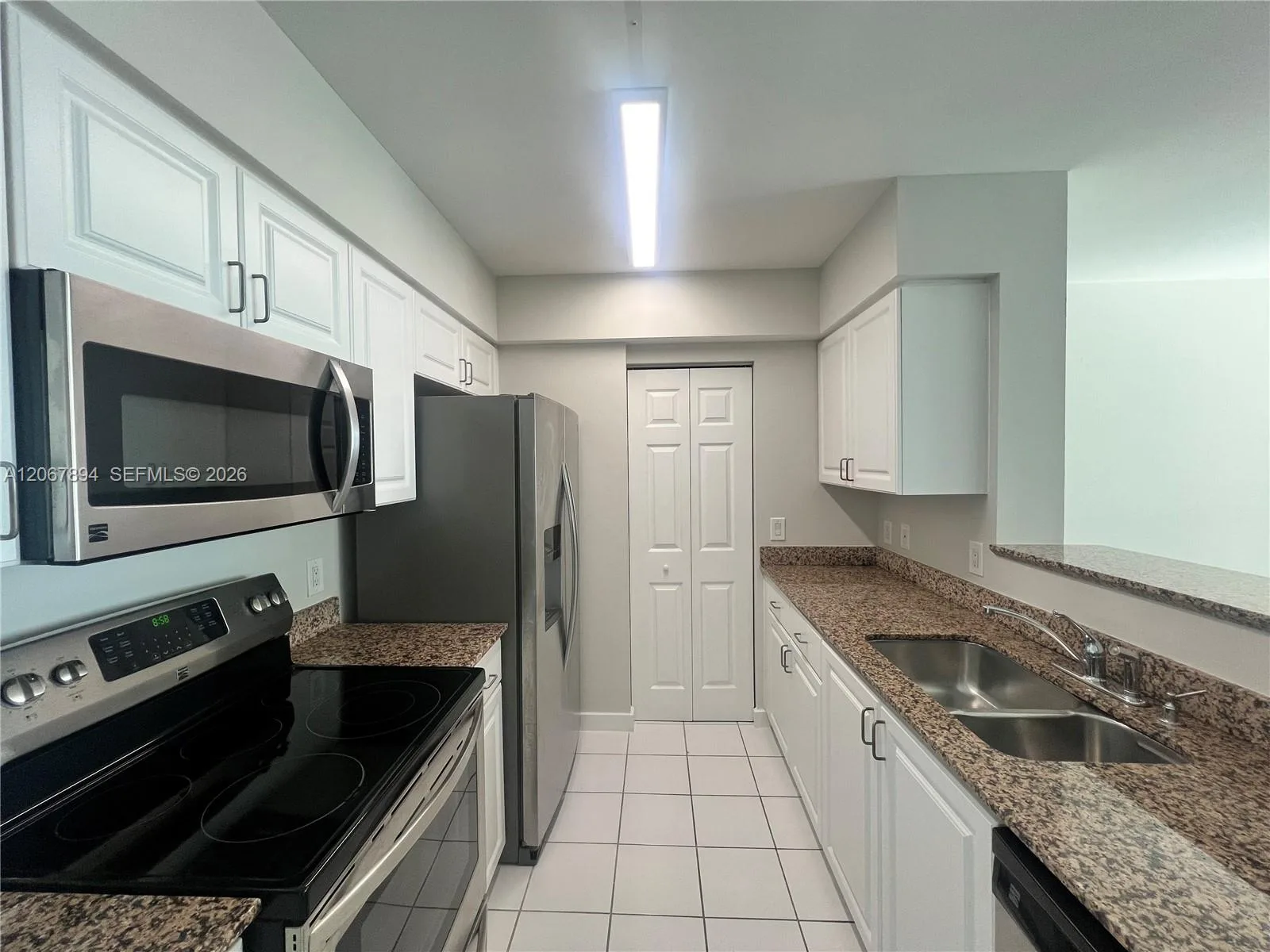 1155 Brickell Bay Dr # 1607, Miami, FL 33131 photo 2