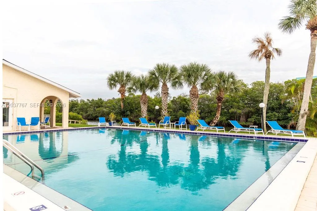 1815 Robalo Dr # 201C, Vero Beach, FL 32960