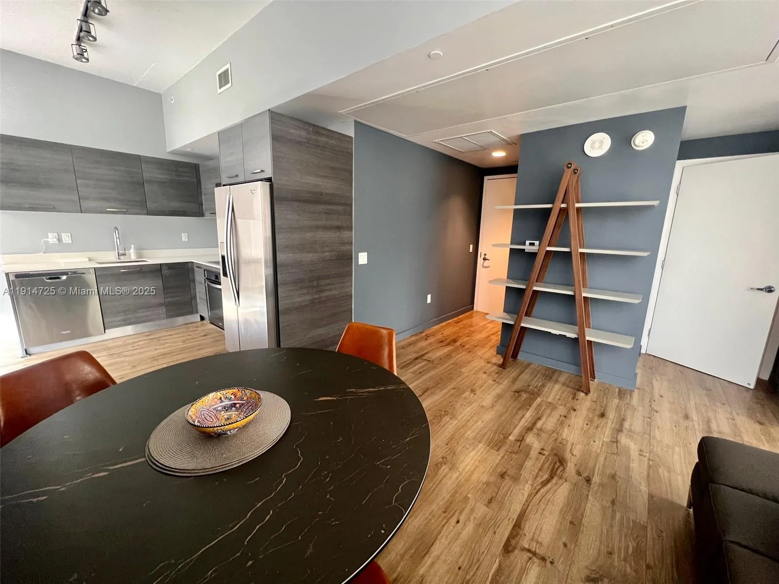 151 SE 1st St # 810, Miami, FL 33131 photo 4