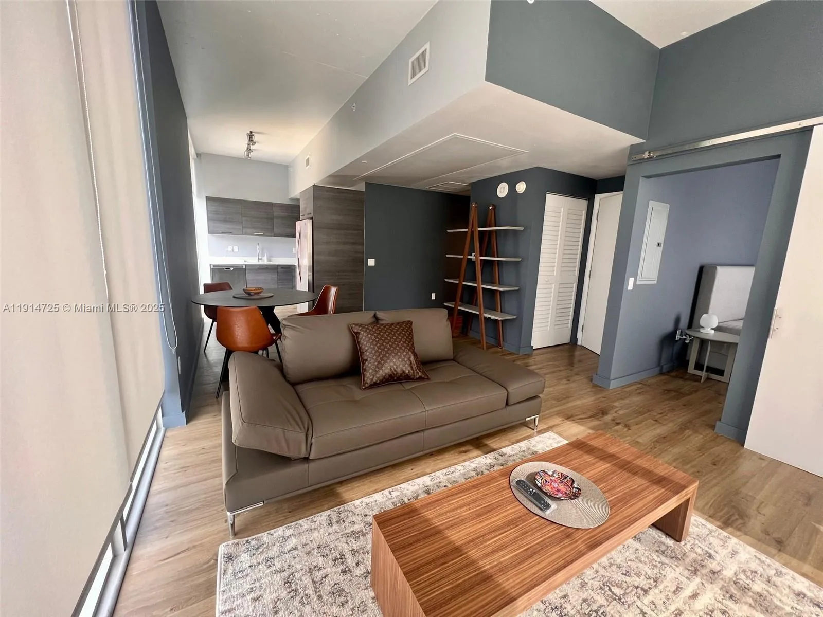 151 SE 1st St # 810, Miami, FL 33131 photo 6