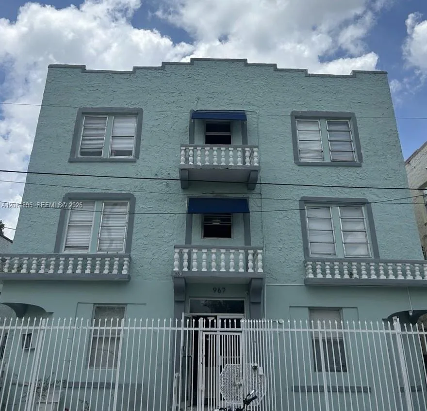 967 SW 5th St # 16, Miami, FL 33130