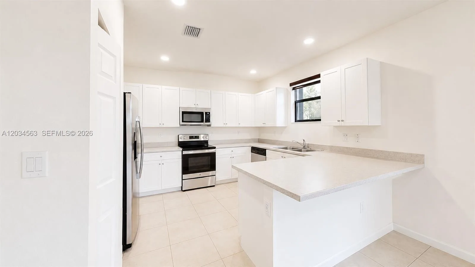 2434 NE 1st St # 2434, Homestead, FL 33033 photo 2