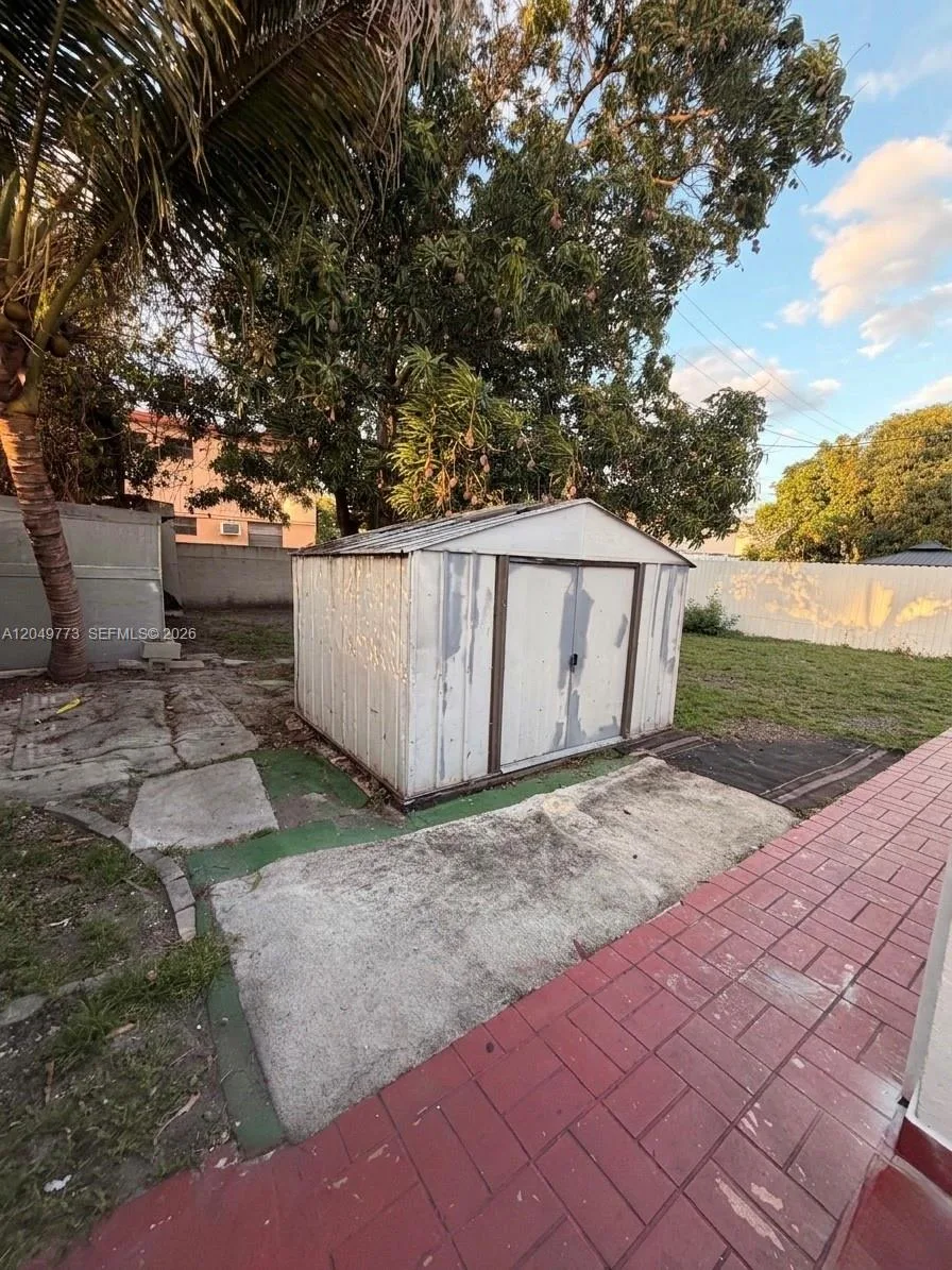 41 E 20th St, Hialeah, FL 33010 photo 3