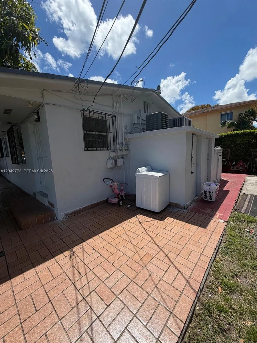 41 E 20th St, Hialeah, FL 33010 photo 5