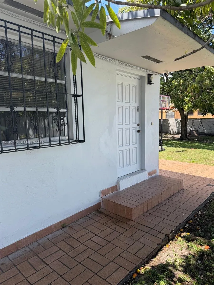 41 E 20th St, Hialeah, FL 33010 photo 9