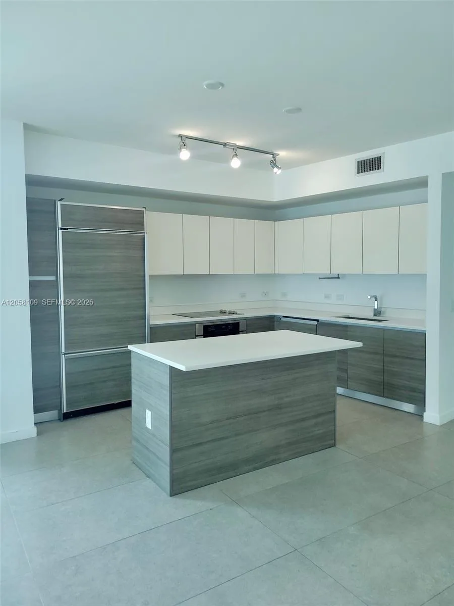 1100 S Miami Ave # 2001, Miami, FL 33130 photo 3