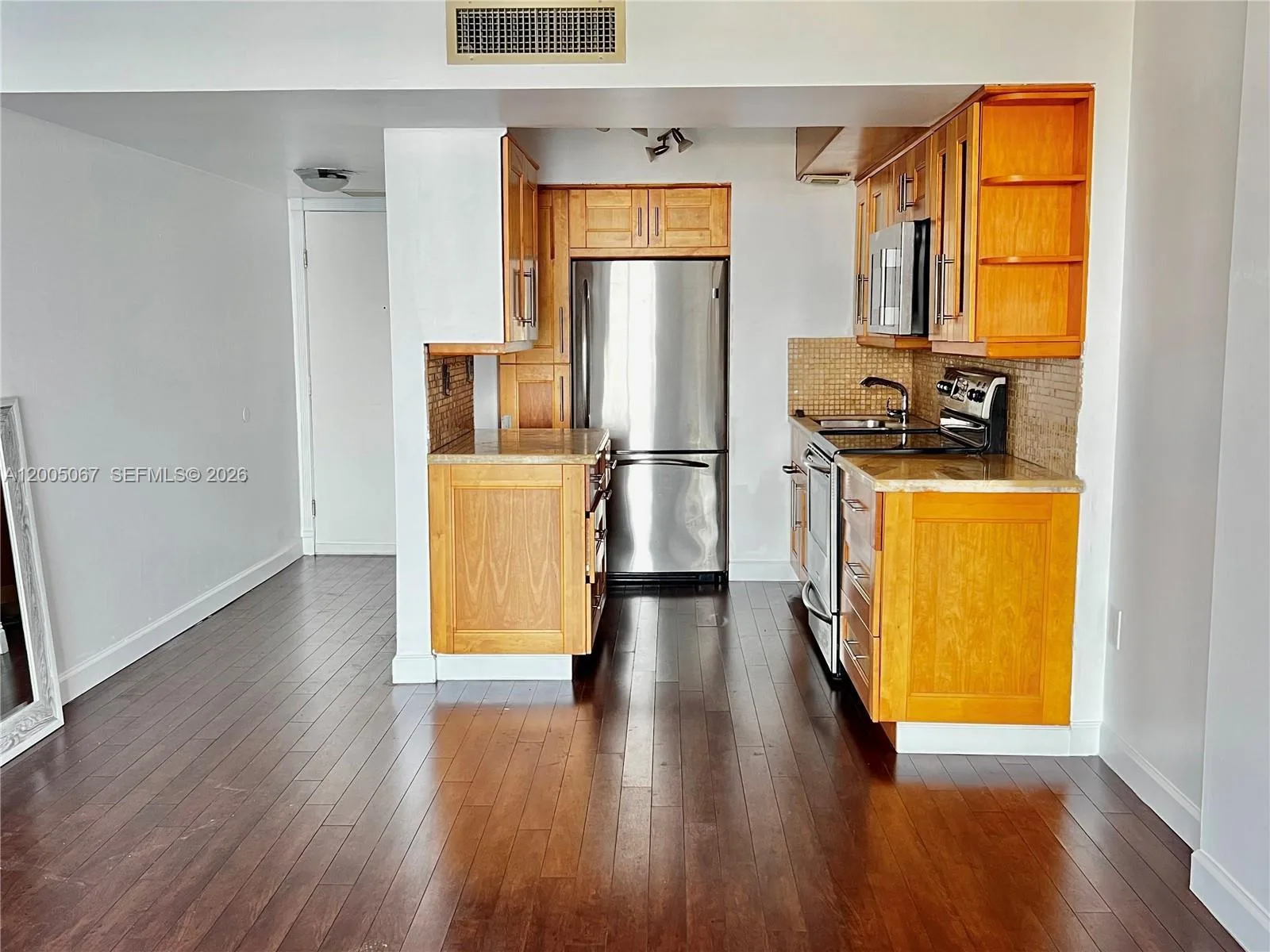 2841 NE 163rd St # 1007, North Miami Beach, FL 33160 photo 5