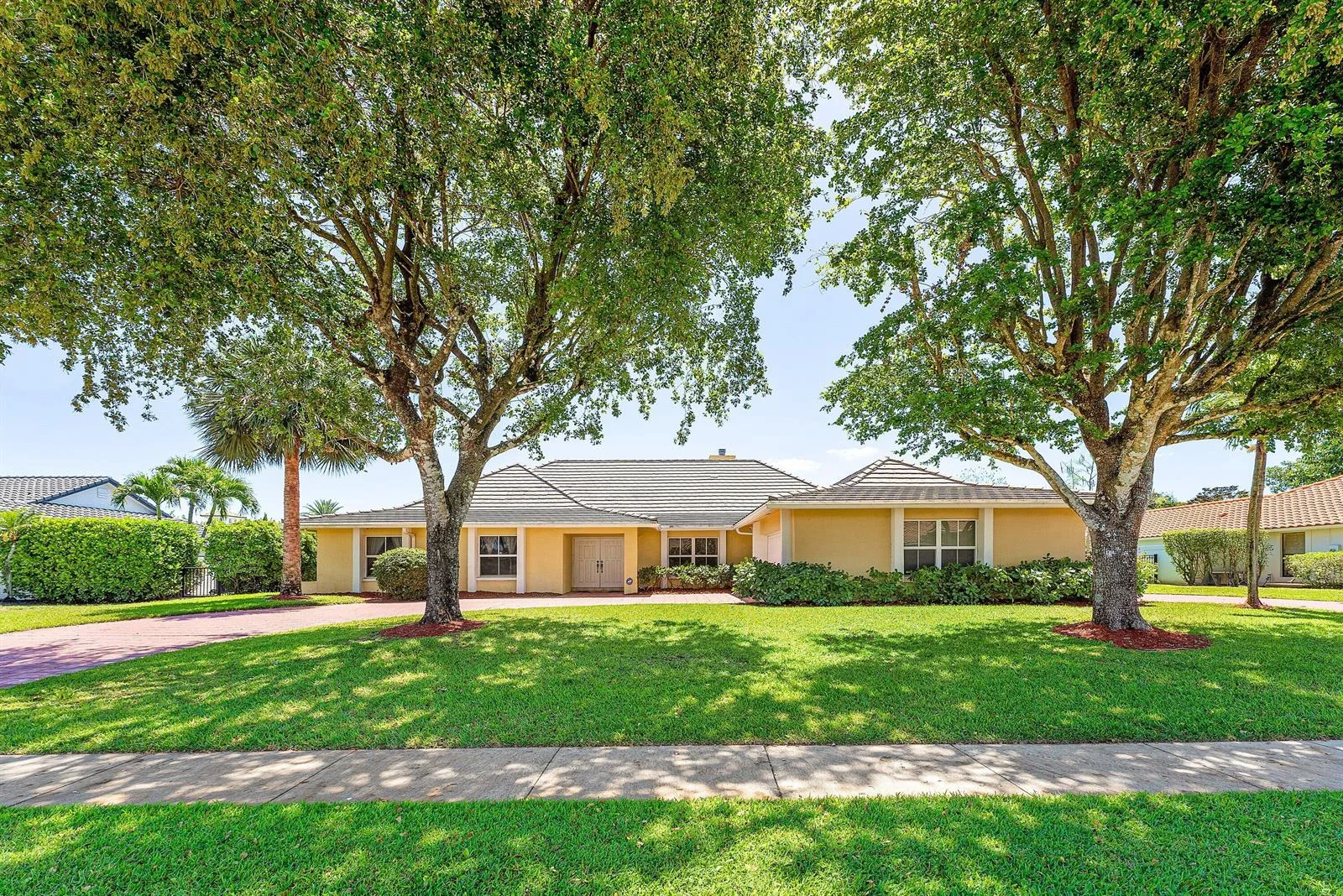 2099 Greenview Cove Drive, Wellington, FL 33414