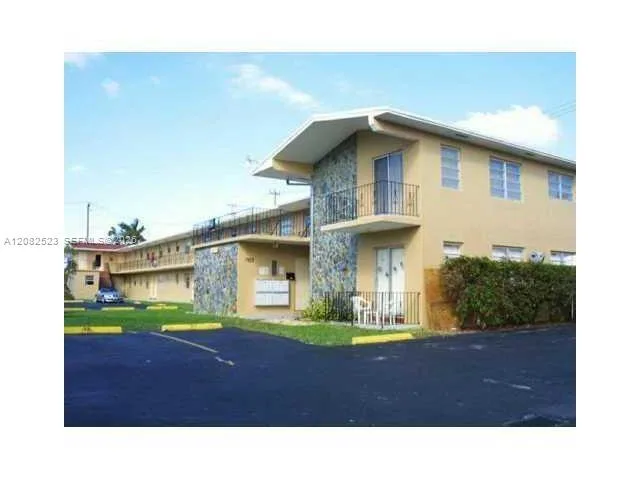 3903 SW 78th Ct # 103, Miami, FL 33155