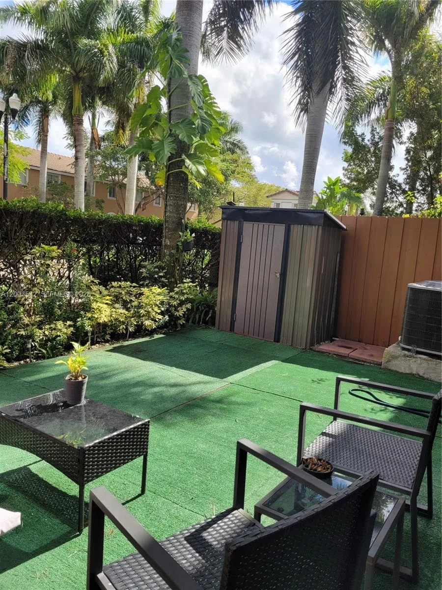 1015 SE 24th Ter, Homestead, FL 33035 photo 13