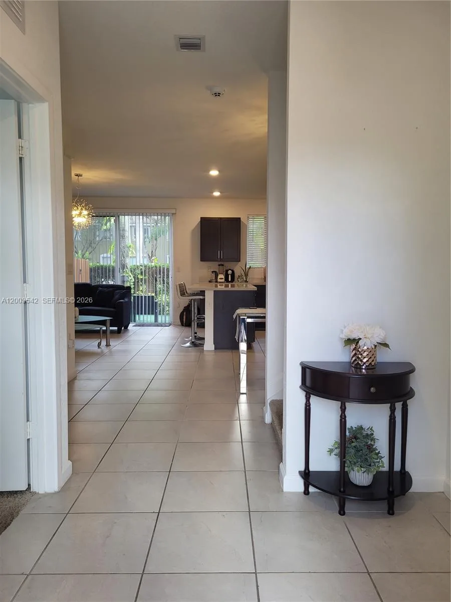 1015 SE 24th Ter, Homestead, FL 33035 photo 2