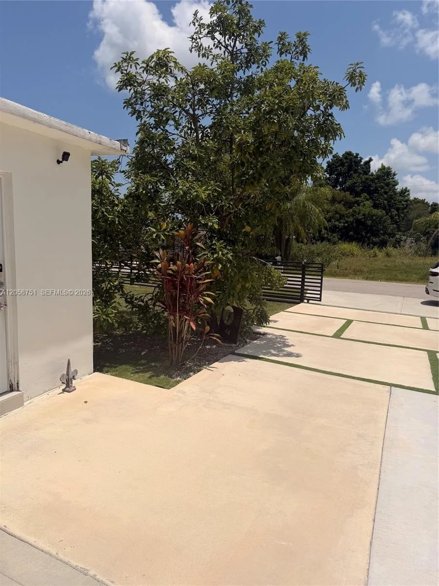 14985 Leisure Dr, Homestead, FL 33033 photo 5