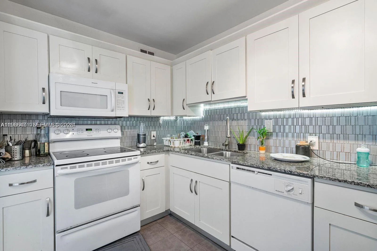 100 Bayview Dr # 1418, Sunny Isles Beach, FL 33160 photo 2