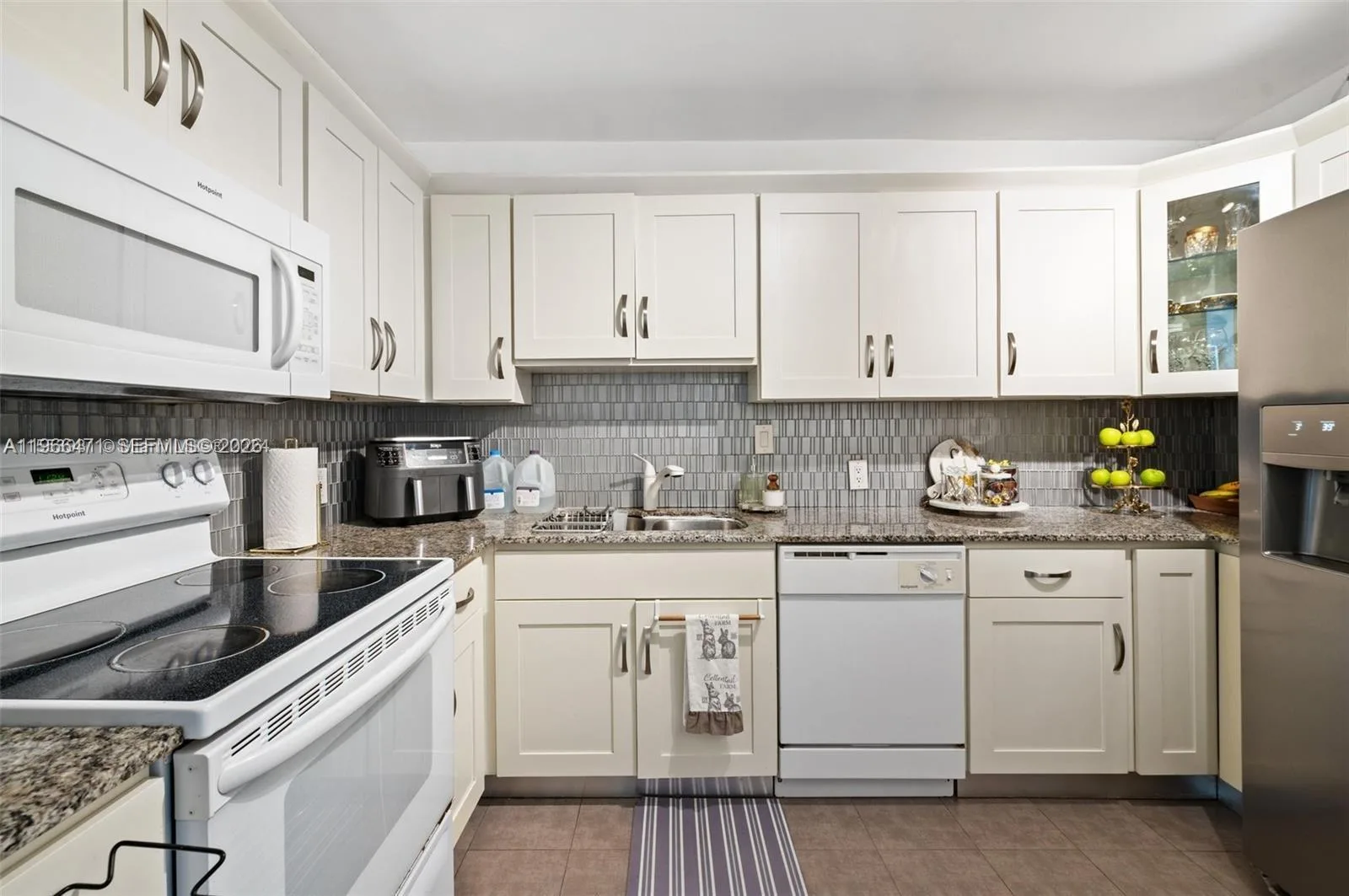 100 Bayview Dr # 1418, Sunny Isles Beach, FL 33160 photo 3