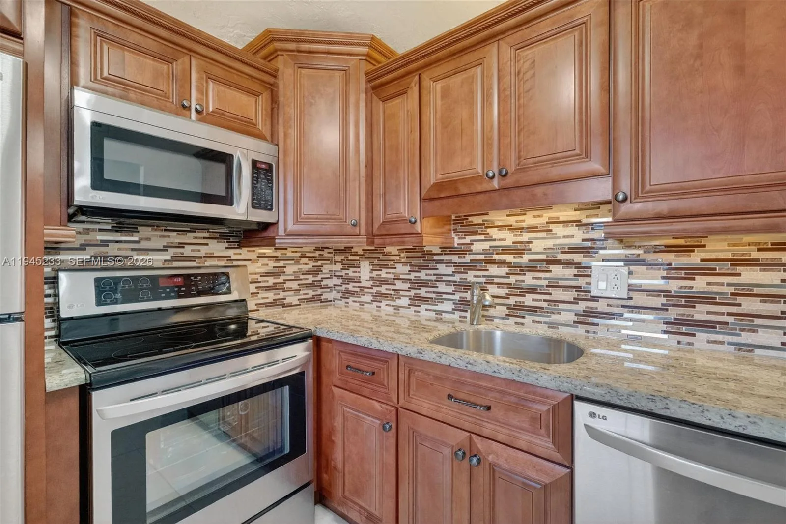 2801 Somerset Dr # 408, Lauderdale Lakes, FL 33311 photo 10