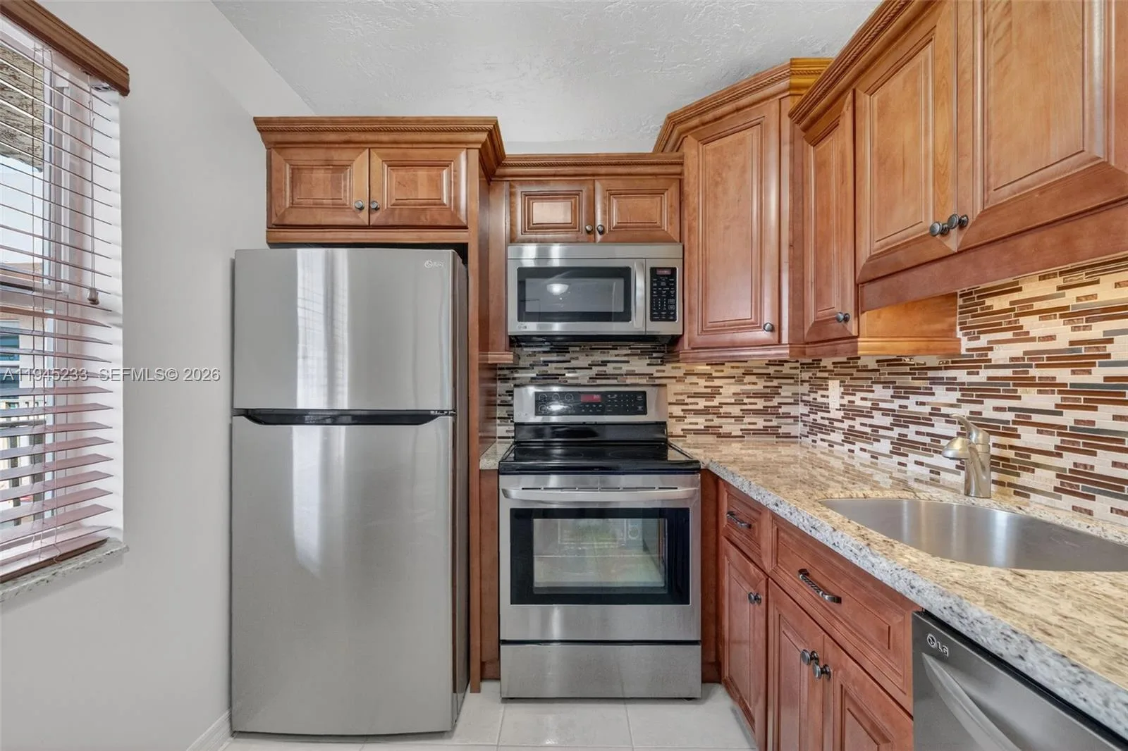 2801 Somerset Dr # 408, Lauderdale Lakes, FL 33311 photo 9