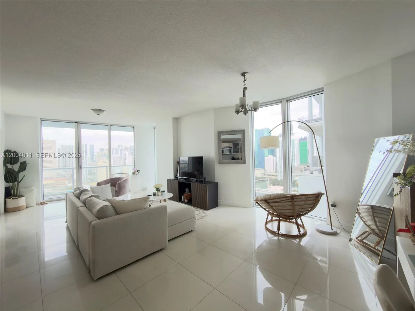 185 SW 7th St # 2711, Miami, FL 33130