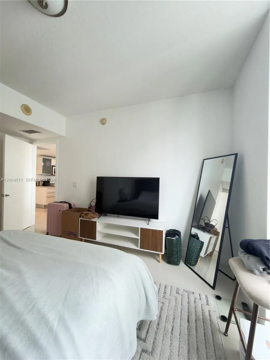 185 SW 7th St # 2711, Miami, FL 33130 photo 11