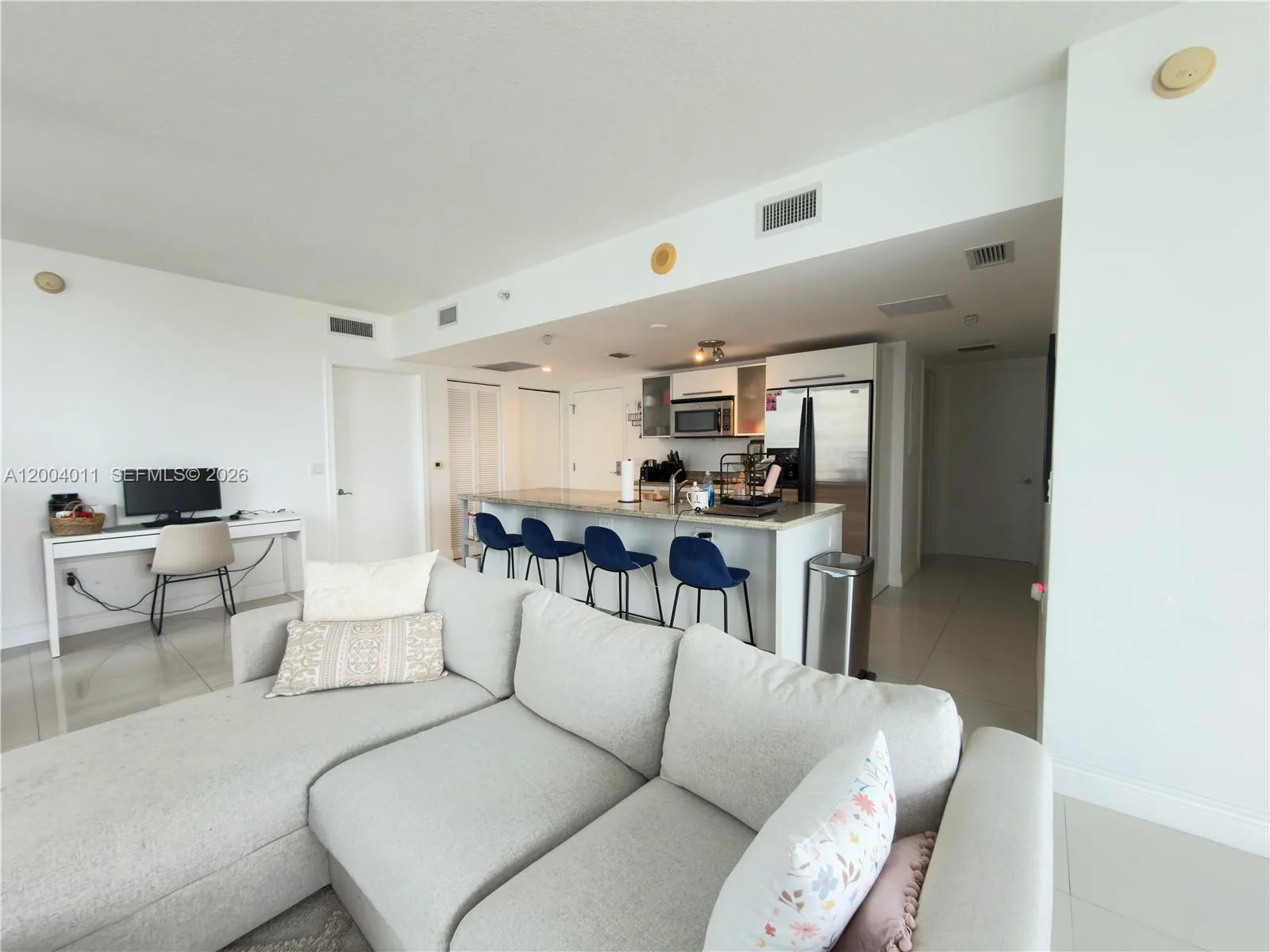 185 SW 7th St # 2711, Miami, FL 33130 photo 3