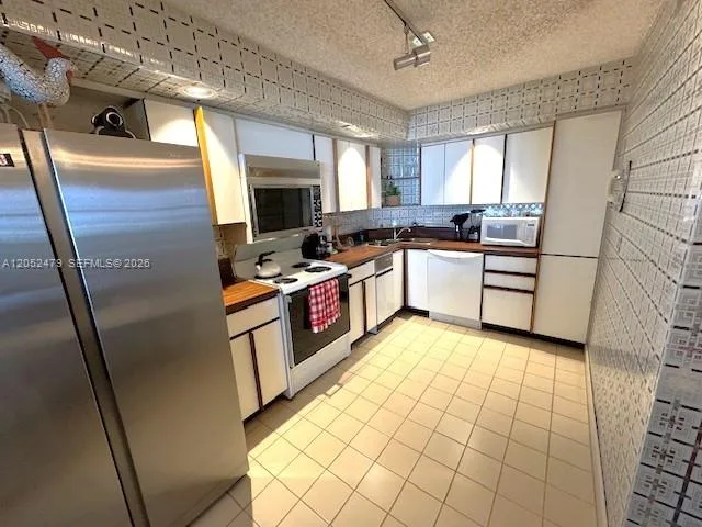 6423 Collins Ave # 809, Miami Beach, FL 33141 photo 8