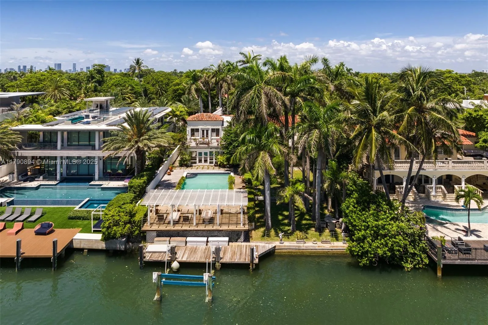 5215 Pine Tree Dr, Miami Beach, FL 33140