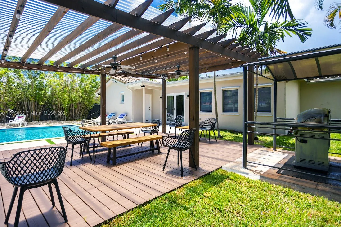1307 Rodman St, Hollywood, FL 33019 photo 4