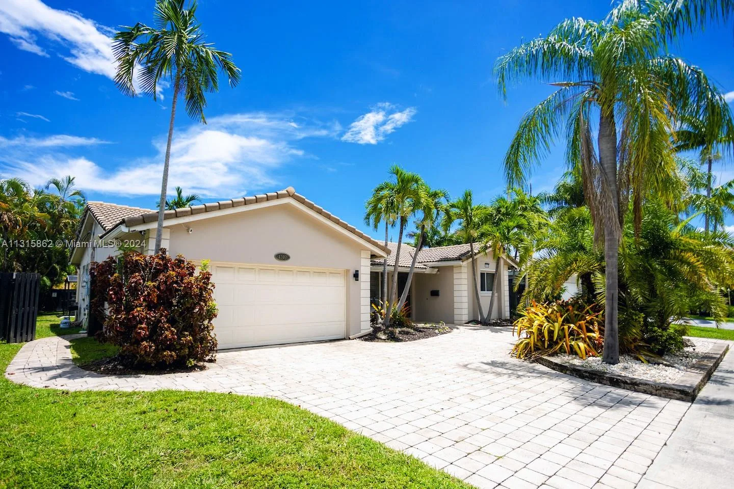 1307 Rodman St, Hollywood, FL 33019 photo 6