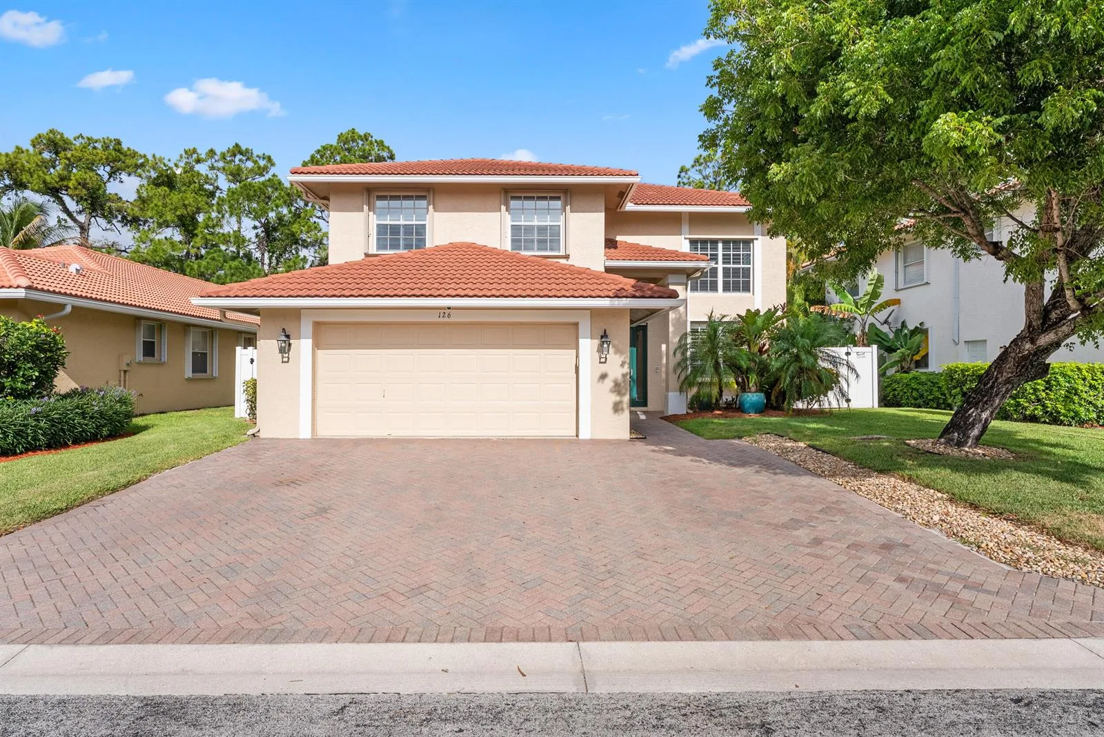 126 Hidden Hollow Drive, Palm Beach Gardens, FL 33418