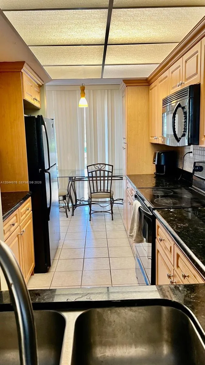 8711 SW 30th St # 106, Davie, FL 33328
