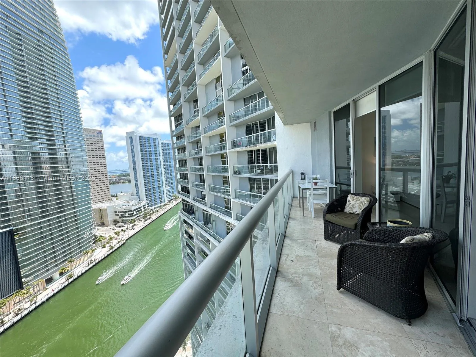 475 Brickell Ave # 2512, Miami, FL 33131 photo 6