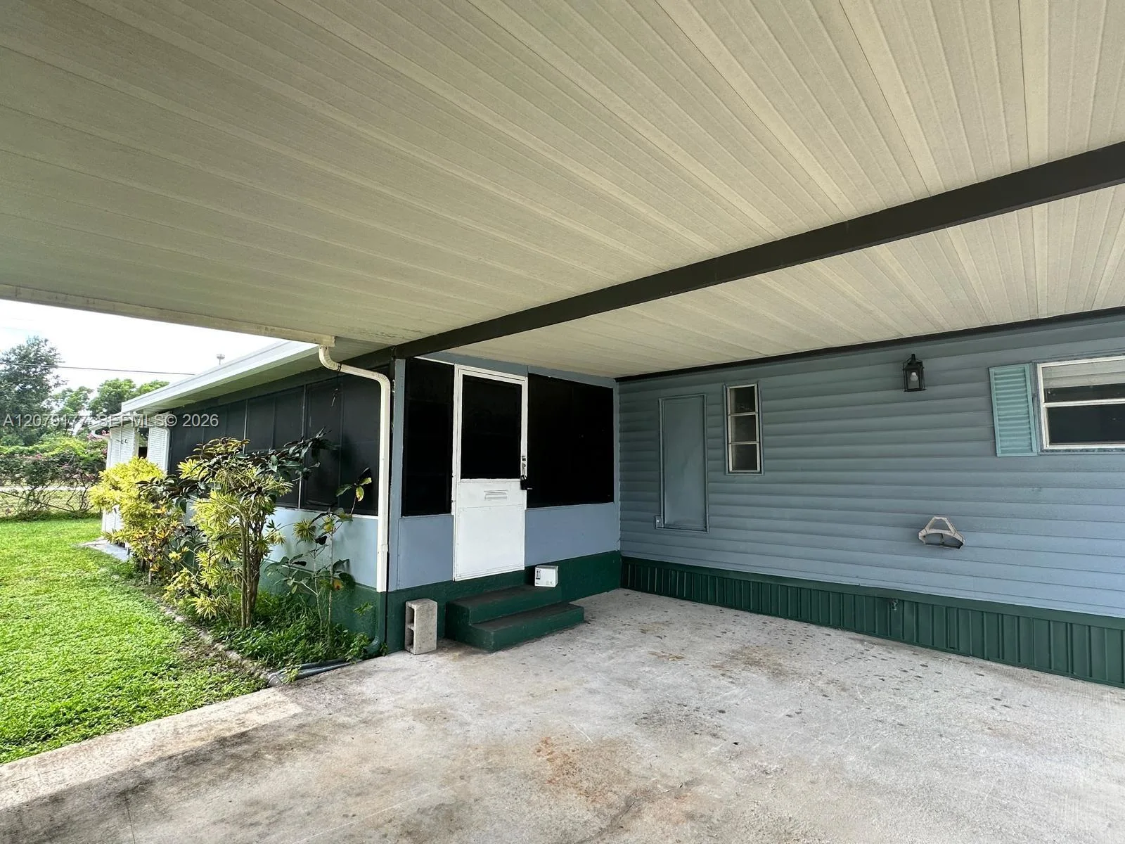 4046 67th Ln, Riviera Beach, FL 33404 photo 3