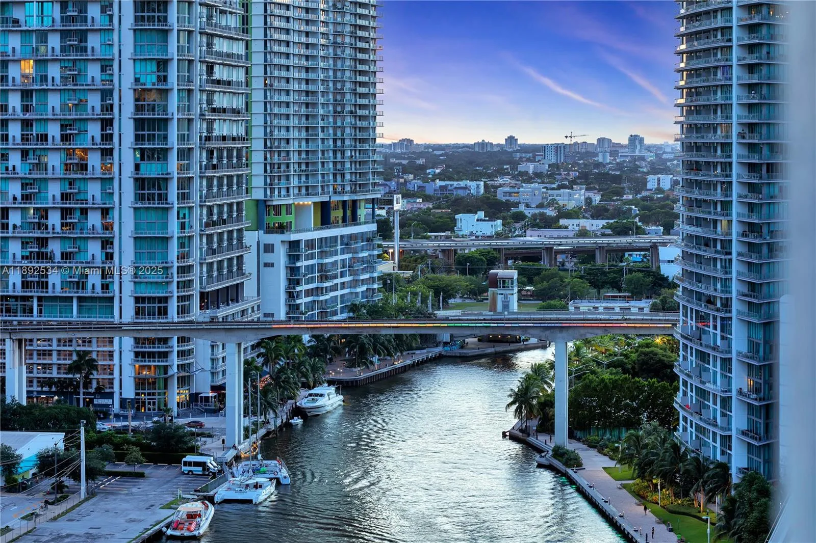31 SE 5th St # 2111, Miami, FL 33131