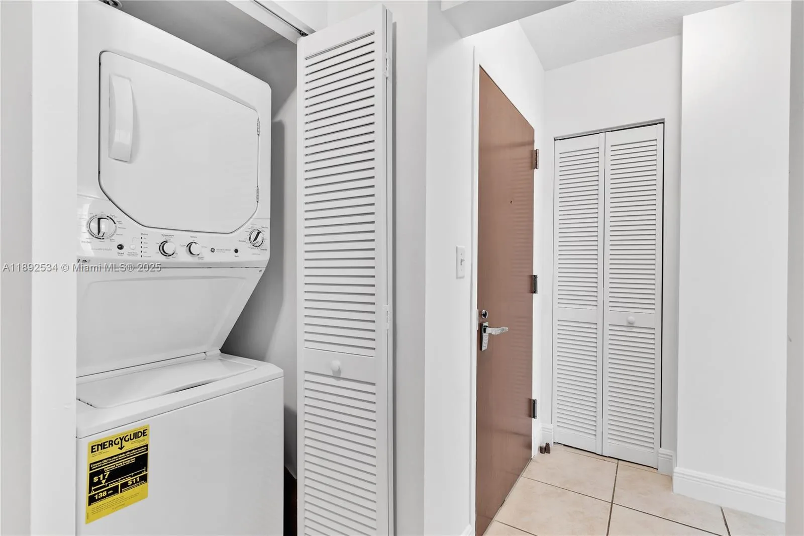 31 SE 5th St # 2111, Miami, FL 33131 photo 11