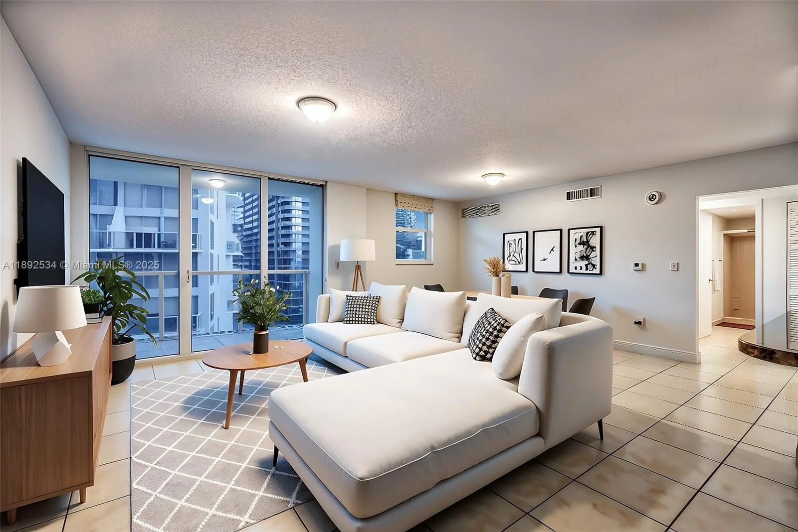 31 SE 5th St # 2111, Miami, FL 33131 photo 3