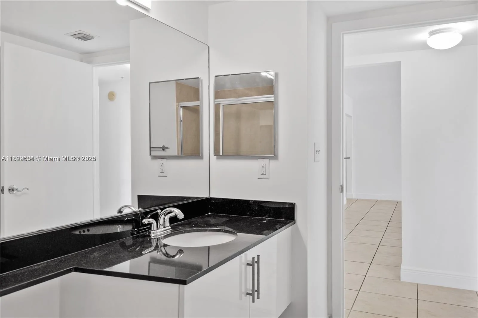 31 SE 5th St # 2111, Miami, FL 33131 photo 9