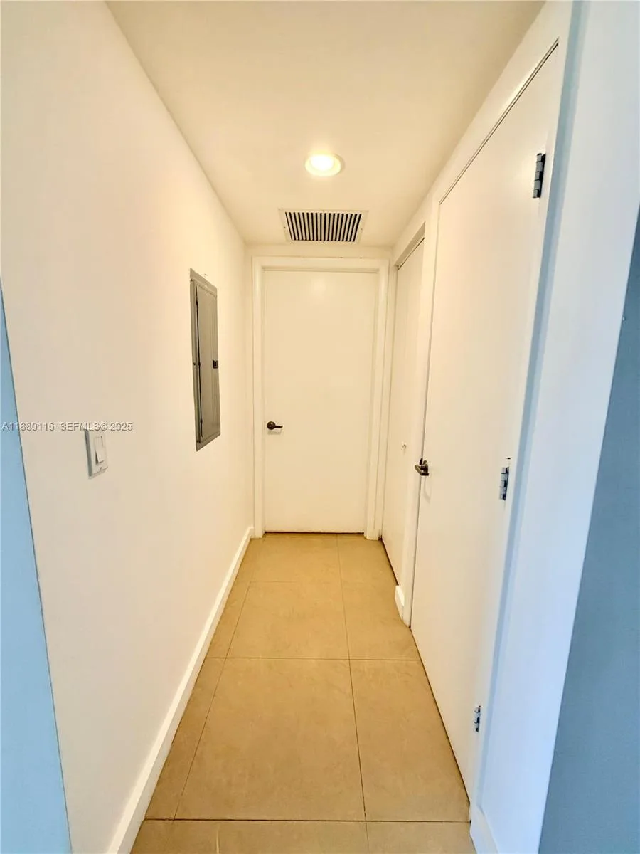495 Brickell Ave # 1607, Miami, FL 33131 photo 2