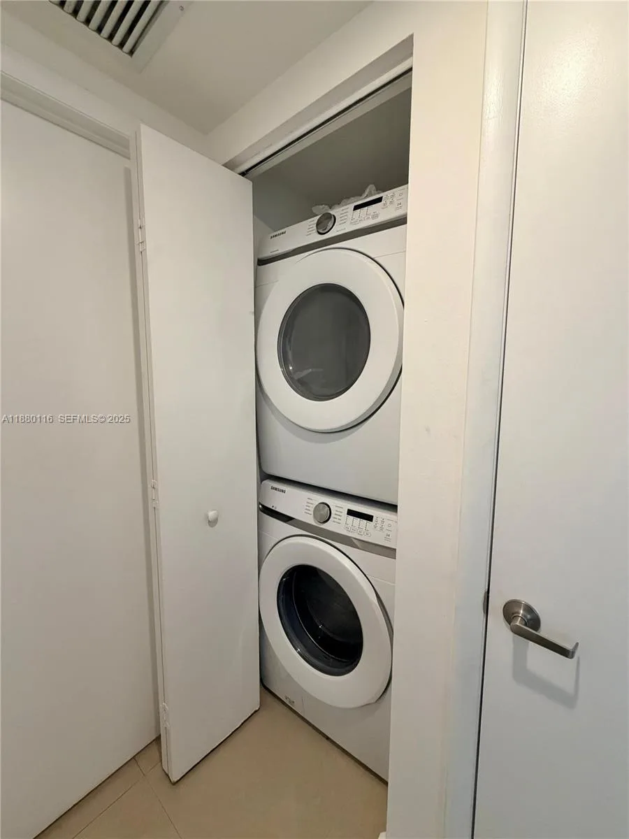 495 Brickell Ave # 1607, Miami, FL 33131 photo 5