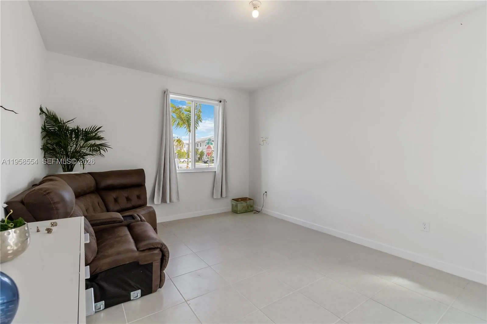 760 SE 13th Ct, Homestead, FL 33034 photo 9