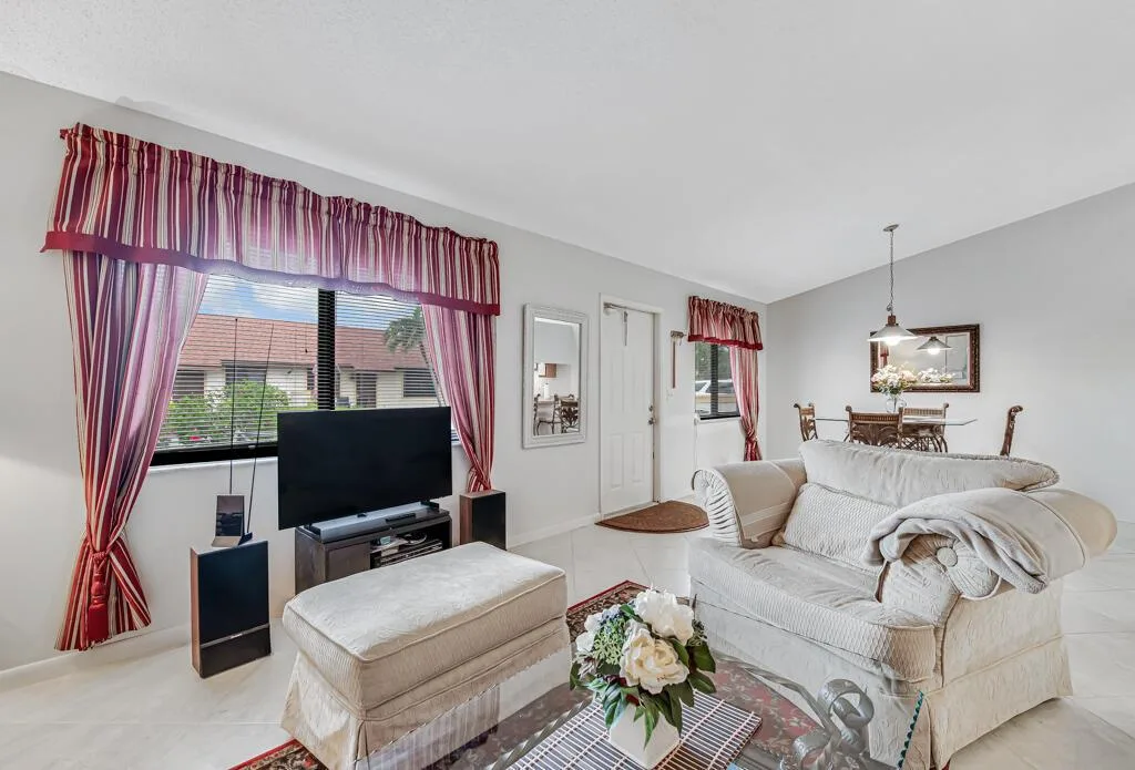 815 Andrew Redding Road # 202, Lantana, FL 33462
