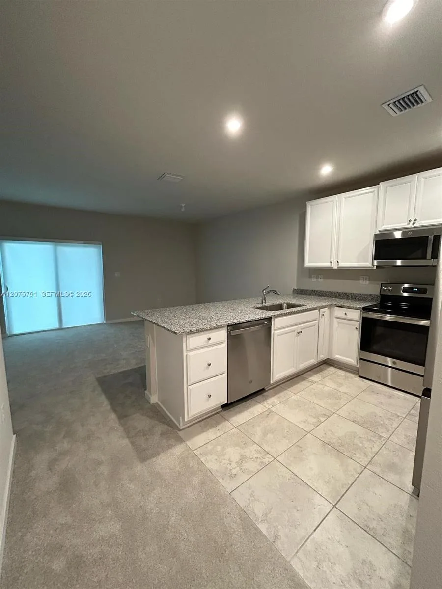 446 NW 11th Ave # 446, Florida City, FL 33034 photo 6