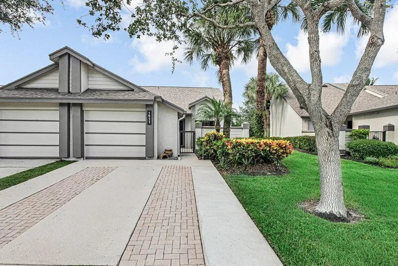 1911 LANDINGS Boulevard, FL 33413