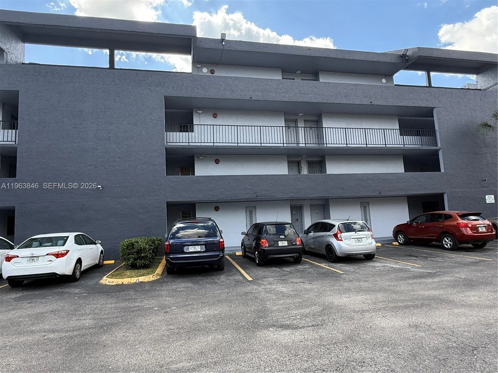 8821 W Flagler St # 411, Miami, FL 33174