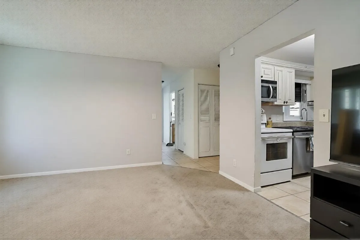 6309 Summer Sky Lane, FL 33463 photo 6