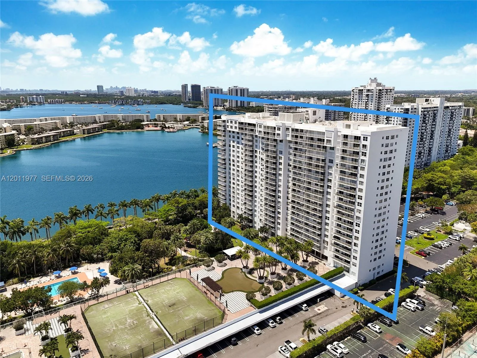2801 NE 183rd St # 912W, Aventura, FL 33160